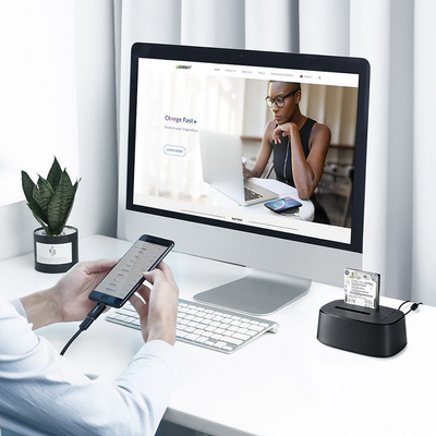 Ugreen CM198 50857 Dockingstation mit USB 3.0 für SATA 2,5&quot; 3,5&quot; SSD HHD-Laufwerke, EU-Netzteil - Schwarz